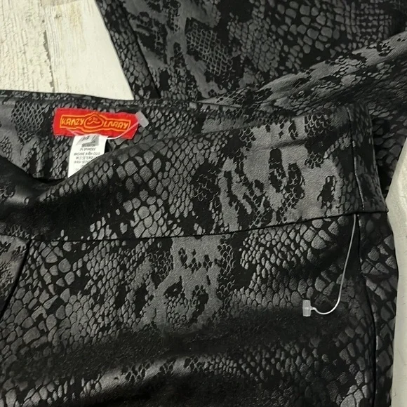 Krazy Larrry Python Pull On Pants Size 14 - Picture 8 of 13